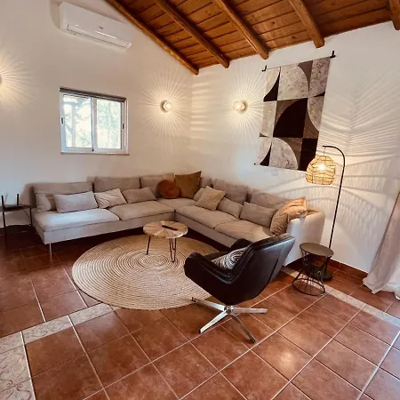 Βίλα Casa Colinas Roxas By Portucasa Quelfes