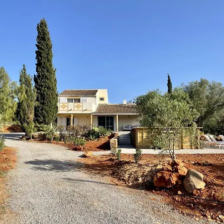 Casa Colinas Roxas By Portucasa Villa